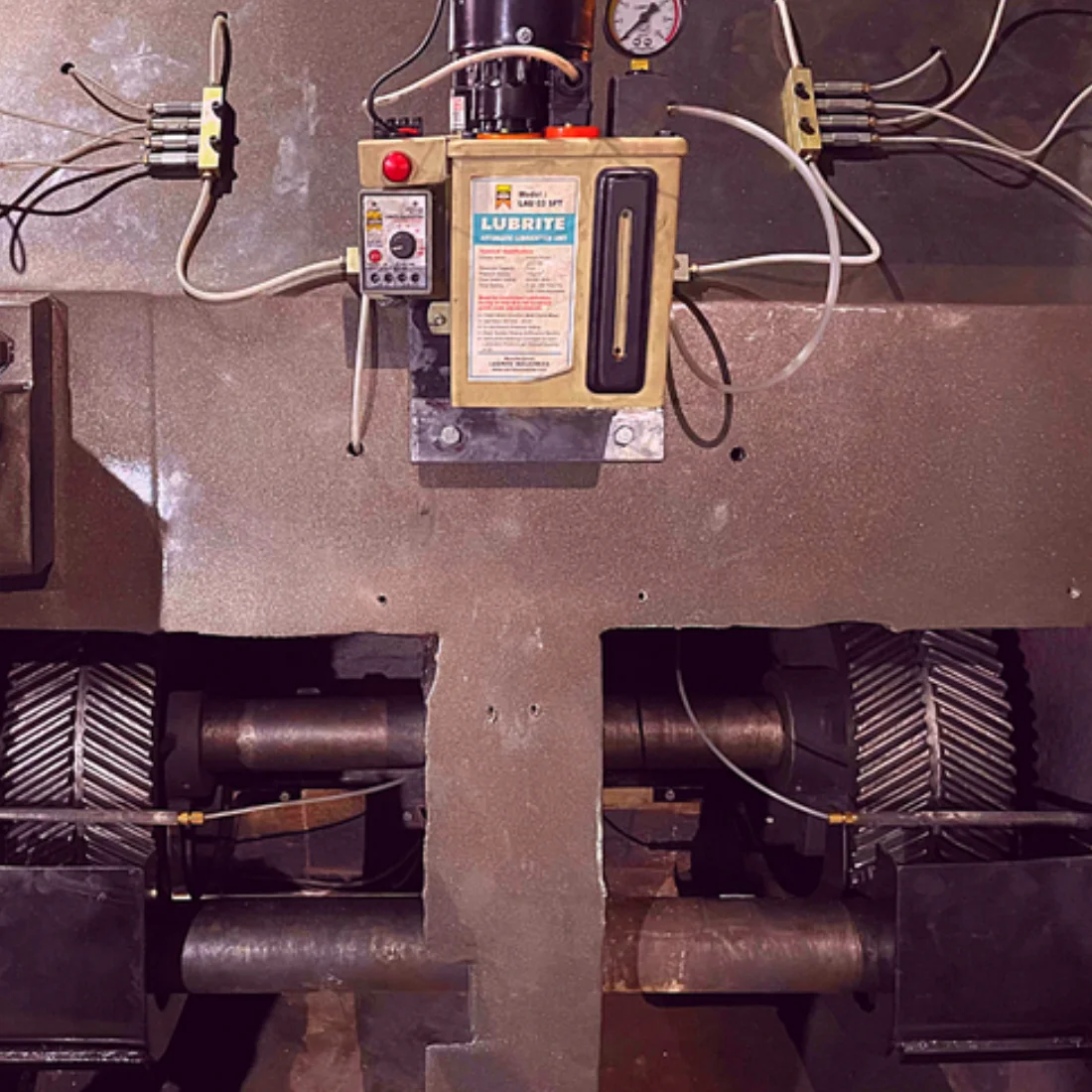 Die Cutting and Creasing Machine (Jumbo Series)