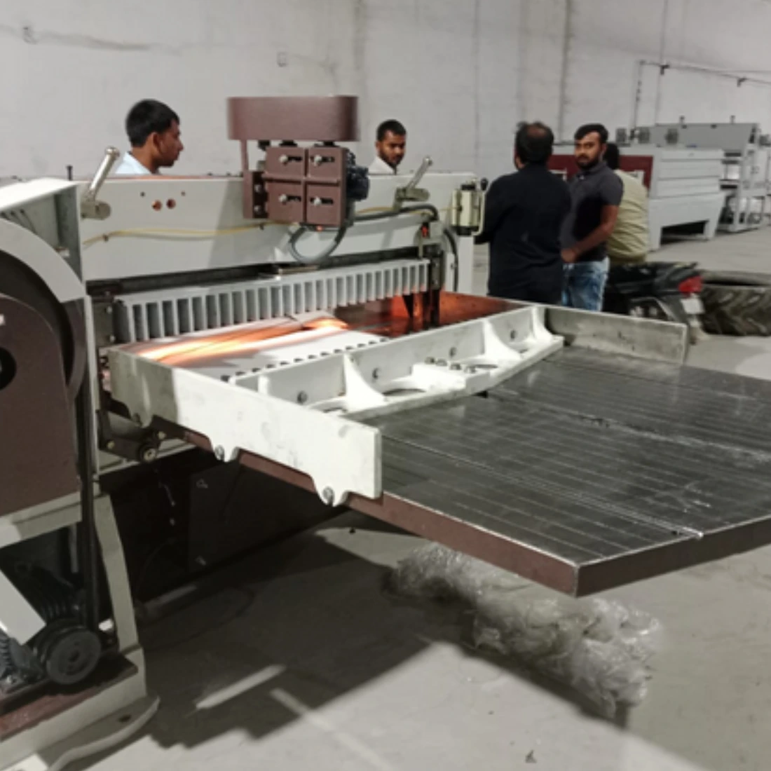 Semi Automatic Paper Cutting Machine with 3 Motor